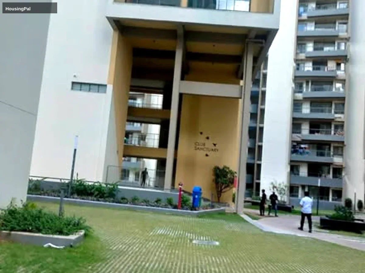 3 BHK Semi-Furnished Flat in Hafeezpet